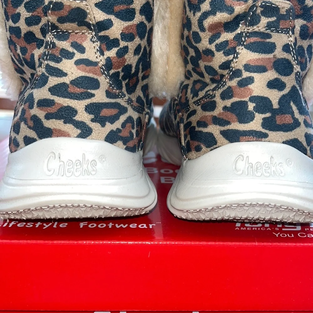 Cheeks by Tony Little Fit Body Snow/Sports Boots. Water Repellent w/Arch Support